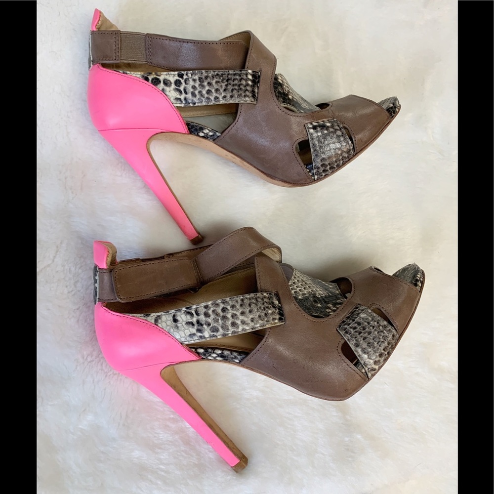 Joan & David Daodelia Tan, Snake & Neon Pink Heel